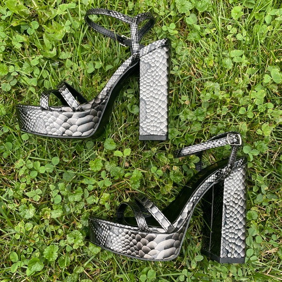 New never worn size 6 womens So Me heels - Picture 1 of 6